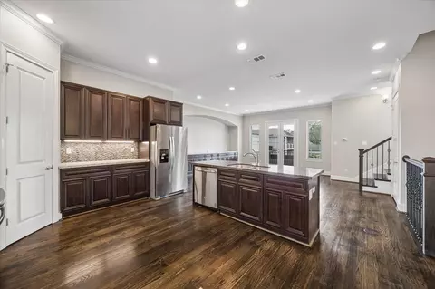 1105 E 27th St #B, Houston, TX 77009