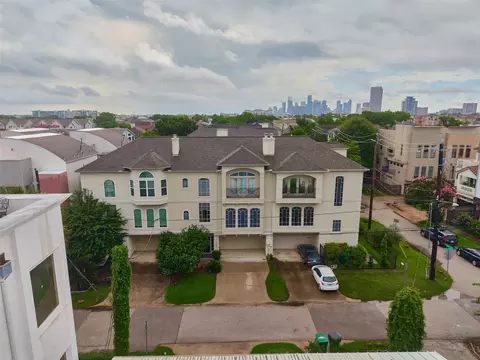 704 Reinicke St, Houston, TX 77007