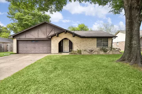 1200 Sagebrush Trl, Baytown, TX 77521