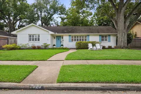 7623 Meadowvale Dr, Houston, TX 77063