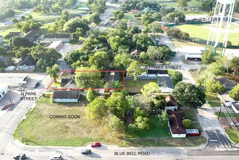 1003 N Park St, Brenham, TX 77833