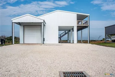 38 Penny Ln, Port O'connor, TX 77982