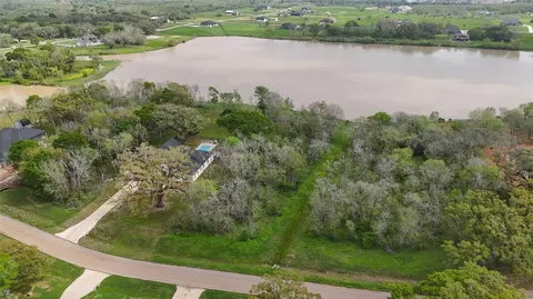 21502 Chenango Lake Dr, Angleton, TX 77515