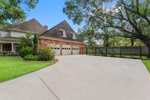 Exterior - 8911 Tranquil Park Dr, Spring, TX 77379 photo 4 of 7