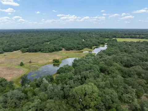 000 Cr 19, Hallettsville, TX 77964