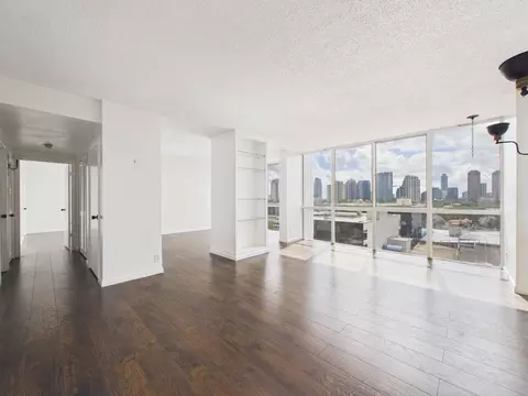 5001 Woodway Dr #1103, Houston, TX 77056