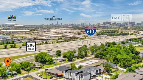 8402 Bassett St, Houston, TX 77051