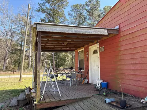 Exterior - 1821 E Beverly Dr, Shepherd, TX 77371 photo 12 of 21