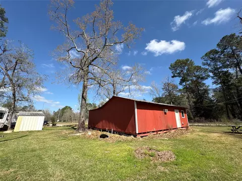 Exterior - 1821 E Beverly Dr, Shepherd, TX 77371 photo 11 of 21