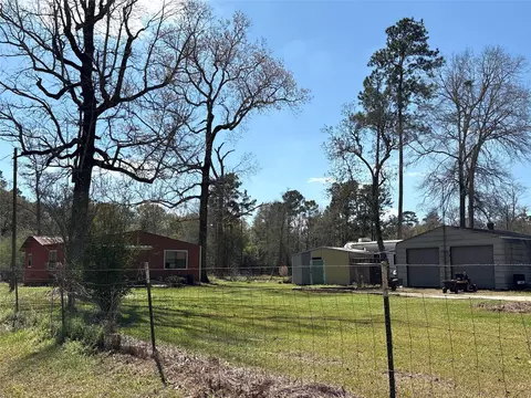 Exterior - 1821 E Beverly Dr, Shepherd, TX 77371 photo 19 of 21