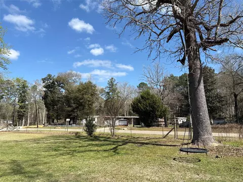 Exterior - 1821 E Beverly Dr, Shepherd, TX 77371 photo 14 of 21