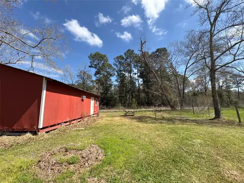 Exterior - 1821 E Beverly Dr, Shepherd, TX 77371 photo 10 of 21