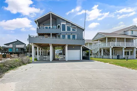 4239 Spoonbill Ln, Galveston, TX 77554