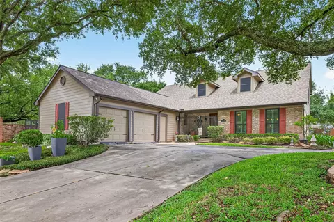 303 Longview Dr, Sugar Land, TX 77478