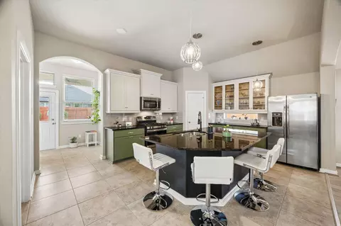 Kitchen - 17064 Easter Lily, Conroe, TX 77385 photo 2 of 4