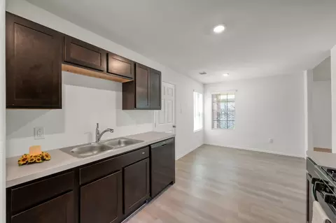 Kitchen - 1710 Campos Ct, Conroe, TX 77301 photo 2 of 2