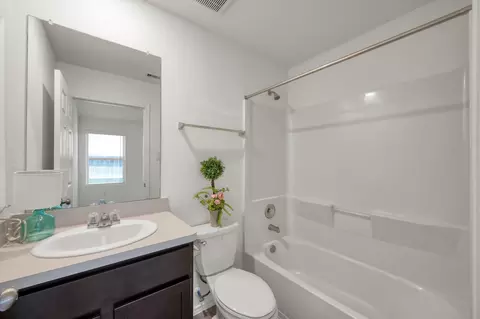 Bath - 1710 Campos Ct, Conroe, TX 77301 photo 1 of 2