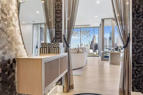 1711 Allen Pkwy #2505, Houston, TX 77019