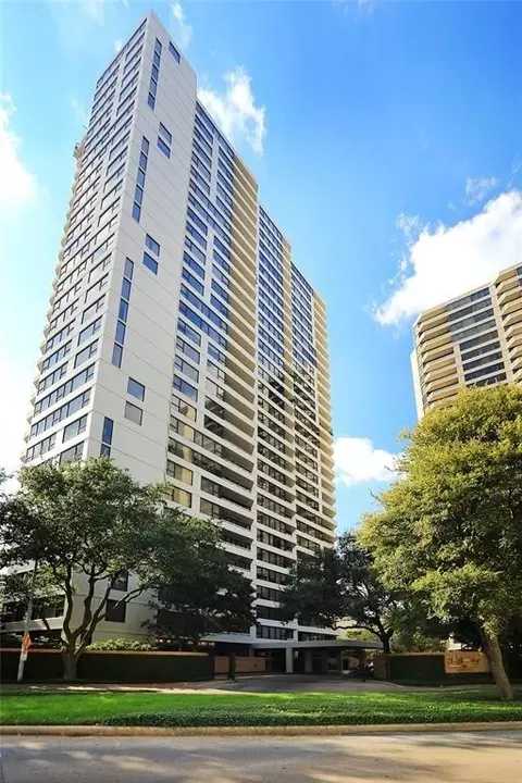 15 Greenway Plz #12G, Houston, TX 77046
