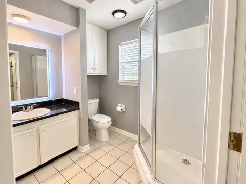 Bath - 23031 Earlmist Dr, Spring, TX 77373 photo 2 of 2