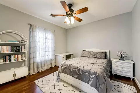 Bedroom - 3100 Massengale Ln, Webster, TX 77598 photo 5 of 5