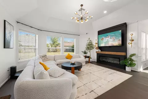 14910 Lake Woodbridge Ct, Sugar Land, TX 77498