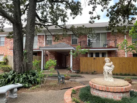 2824 Briarhurst Dr #29, Houston, TX 77057