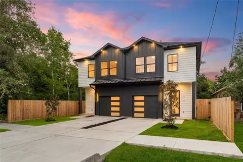 7901 Grandview St, Houston, TX 77051