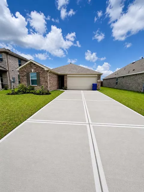 1710 Vista Luna Dr, Texas City, TX 77591