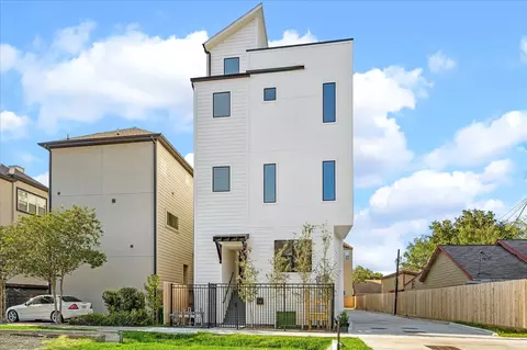 1329 W 22nd St, Houston, TX 77008