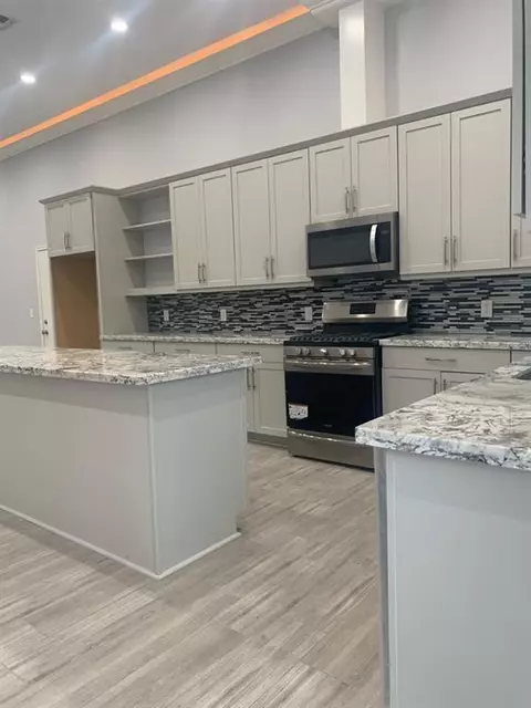 1902 Beaumont St, League City, TX 77573