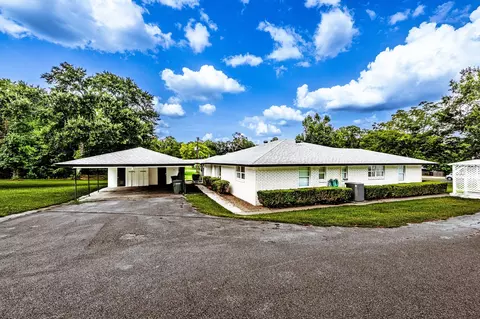 1797 Sh 30 E, Huntsville, TX 77320