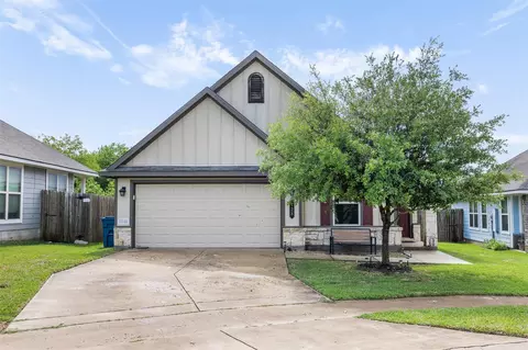 128 Dove Ct, Navasota, TX 77868