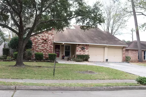 17114 Golf Club Dr, Crosby, TX 77532