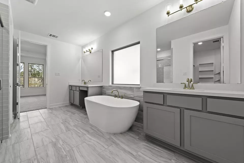Bath - 18807 Ivory Laurel Ct, Hockley, TX 77447 photo 1 of 4