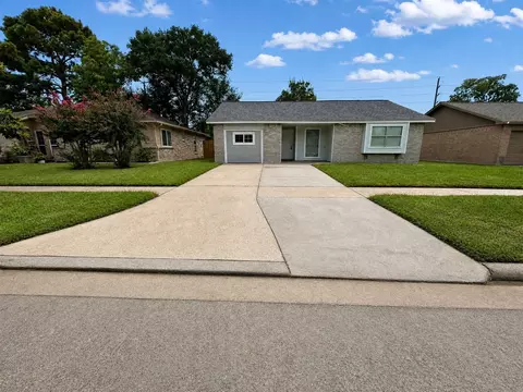 12211 W Marsham Cir, Houston, TX 77066