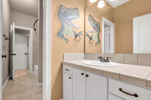Bath - 27434 Whispering Maple Way, Spring, TX 77386 photo 5 of 6