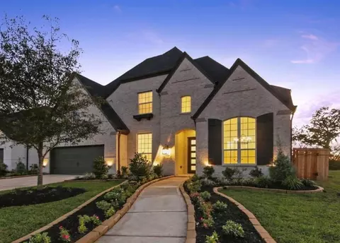 1919 Golden Leaf Dr, Missouri City, TX 77459