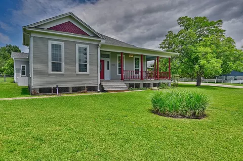 1406 Victoria St, Navasota, TX 77868