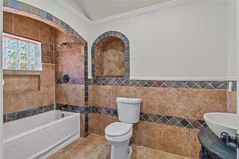 Bath - 2304 Harper Dr, Pasadena, TX 77502 photo 1 of 2