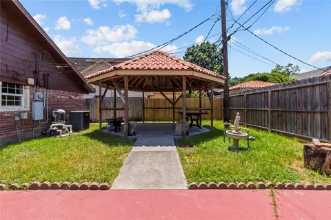 Exterior - 2304 Harper Dr, Pasadena, TX 77502 photo 4 of 6