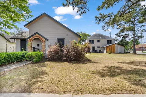 2633 W Main St, Baytown, TX 77520
