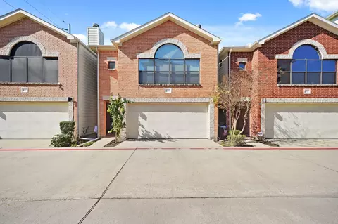 8690 Meadowcroft Dr, Houston, TX 77063
