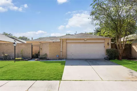 2423 Prides Crossing Rd, Houston, TX 77067