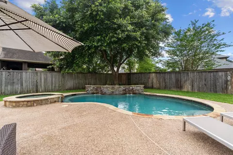 Exterior - 35 Nagshead Pl, Spring, TX 77389 photo 6 of 12