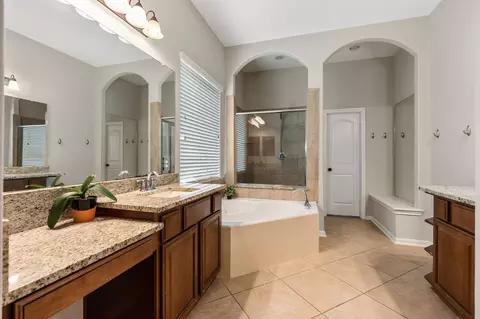 Bath - 35 Nagshead Pl, Spring, TX 77389 photo 1 of 4