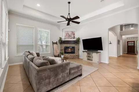 Living - 35 Nagshead Pl, Spring, TX 77389 photo 1 of 2