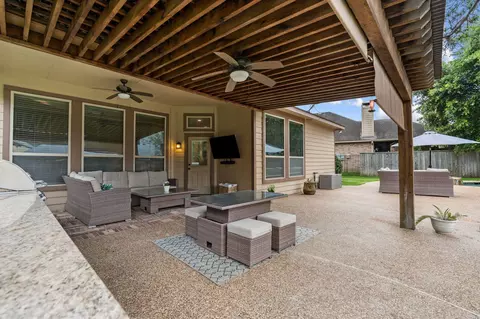 Exterior - 35 Nagshead Pl, Spring, TX 77389 photo 5 of 12