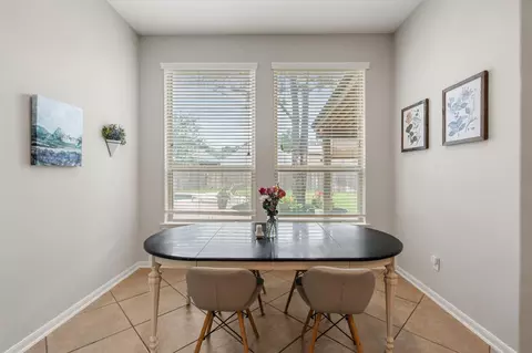 Dining - 35 Nagshead Pl, Spring, TX 77389 photo 1 of 2