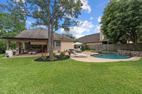 Exterior - 35 Nagshead Pl, Spring, TX 77389 photo 2 of 12